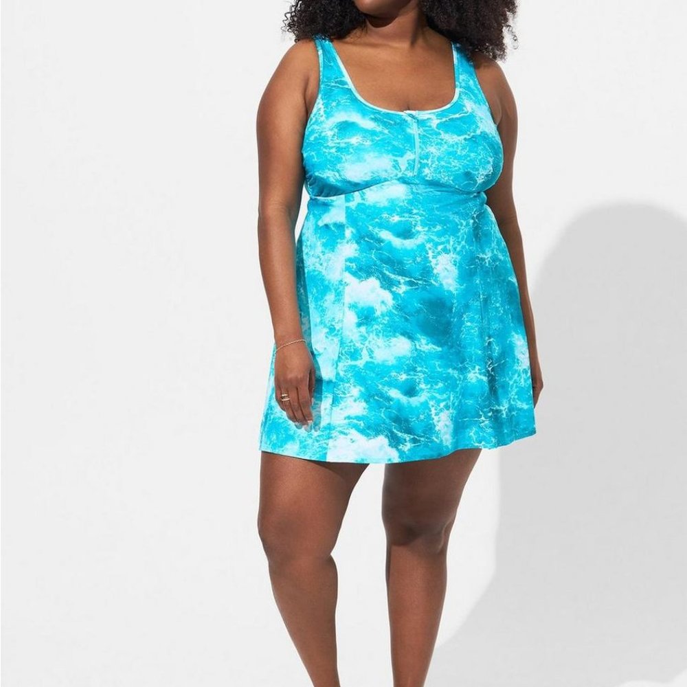 TORRID WIRELESS SWIM ONE-PIECE SIZE 2